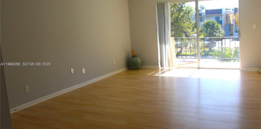 Apartment in Miami, Florida 2 bedrooms, 90.67 sq.m. № 2062418
