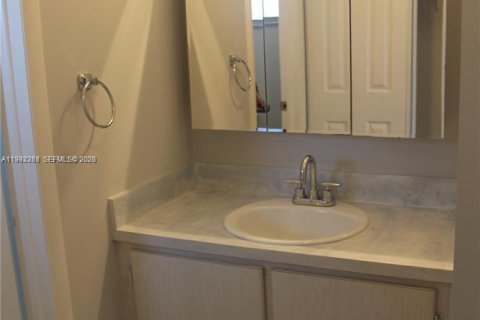 Apartment in Miami, Florida 2 bedrooms, 90.67 sq.m. № 2062418 - photo 8