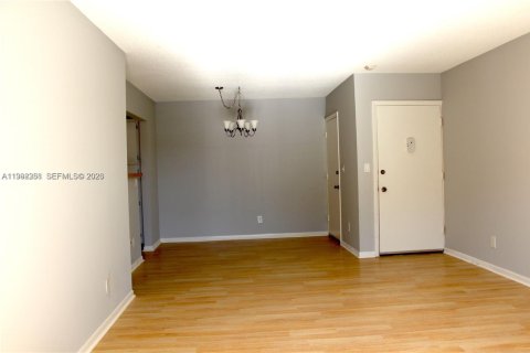 Apartment in Miami, Florida 2 bedrooms, 90.67 sq.m. № 2062418 - photo 2