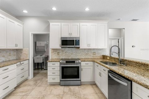 House in Tampa, Florida 4 bedrooms, 211.35 sq.m. № 2093761 - photo 28