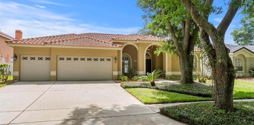 House in Tampa, Florida 4 bedrooms, 211.35 sq.m. № 2093761