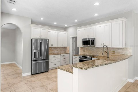 House in Tampa, Florida 4 bedrooms, 211.35 sq.m. № 2093761 - photo 27