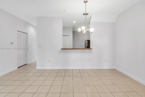 Copropriété à louer à Pembroke Pines, Floride: 3 chambres, 122.17 m2 № 2414429 - photo 13