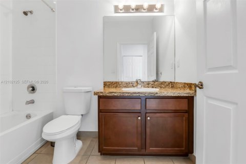 Copropriété à louer à Pembroke Pines, Floride: 3 chambres, 122.17 m2 № 2414429 - photo 30