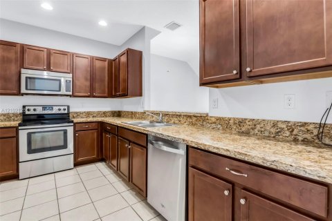 Copropriété à louer à Pembroke Pines, Floride: 3 chambres, 122.17 m2 № 2414429 - photo 10