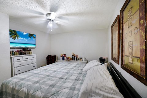 Casa en venta en Fort Lauderdale, Florida, 3 dormitorios, 145.86 m2 № 2077856 - foto 18