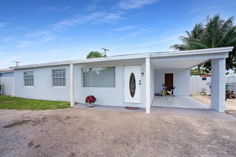 Casa en venta en Fort Lauderdale, Florida, 3 dormitorios, 145.86 m2 № 2077856 - foto 2