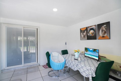 Casa en venta en Fort Lauderdale, Florida, 3 dormitorios, 145.86 m2 № 2077856 - foto 28