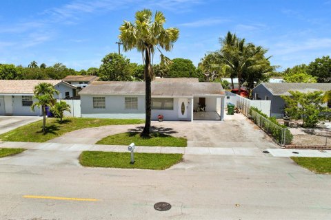 Casa en venta en Fort Lauderdale, Florida, 3 dormitorios, 145.86 m2 № 2077856 - foto 5