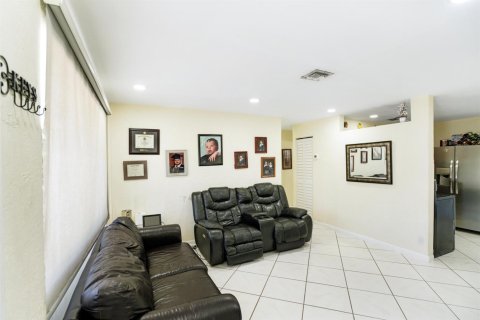Casa en venta en Fort Lauderdale, Florida, 3 dormitorios, 145.86 m2 № 2077856 - foto 11