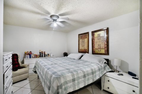 Casa en venta en Fort Lauderdale, Florida, 3 dormitorios, 145.86 m2 № 2077856 - foto 16