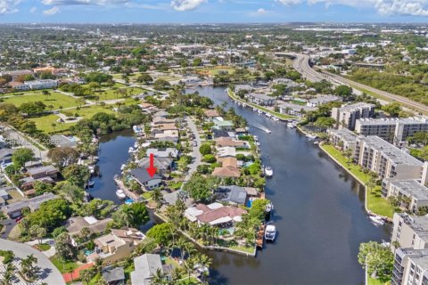 House in Deerfield Beach, Florida 5 bedrooms, 263.47 sq.m. № 2067374 - photo 5