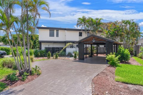 House in Deerfield Beach, Florida 5 bedrooms, 263.47 sq.m. № 2067374 - photo 27