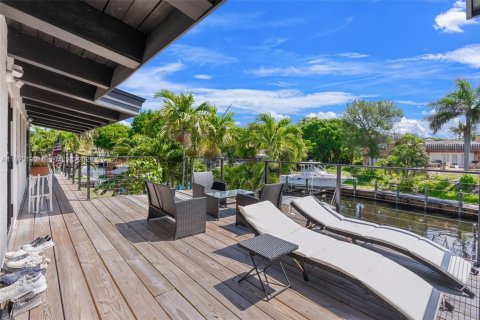 House in Deerfield Beach, Florida 5 bedrooms, 263.47 sq.m. № 2067374 - photo 25