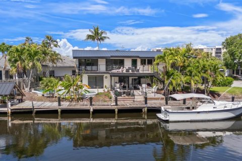 House in Deerfield Beach, Florida 5 bedrooms, 263.47 sq.m. № 2067374 - photo 13