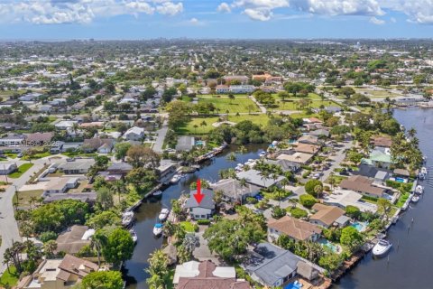 House in Deerfield Beach, Florida 5 bedrooms, 263.47 sq.m. № 2067374 - photo 6