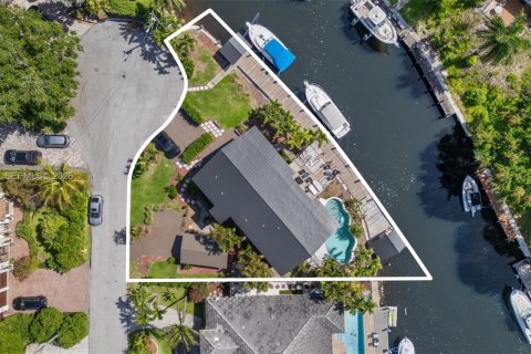 House in Deerfield Beach, Florida 5 bedrooms, 263.47 sq.m. № 2067374 - photo 2