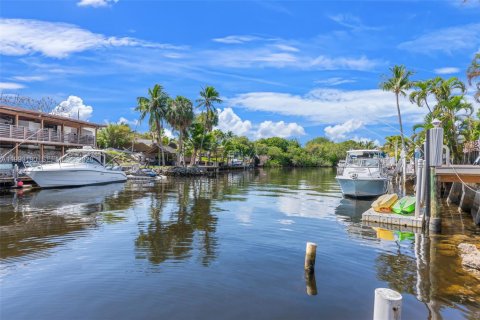 House in Deerfield Beach, Florida 5 bedrooms, 263.47 sq.m. № 2067374 - photo 20