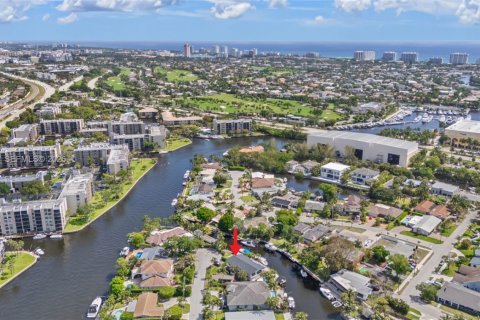 House in Deerfield Beach, Florida 5 bedrooms, 263.47 sq.m. № 2067374 - photo 12