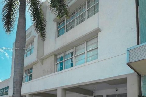 Снять в аренду кондоминиум в Майами-Бич, Флорида 1 спальня, 41.16м2, № 1975065 - фото 1