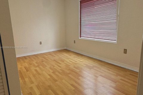 Снять в аренду кондоминиум в Майами-Бич, Флорида 1 спальня, 41.16м2, № 1975065 - фото 6