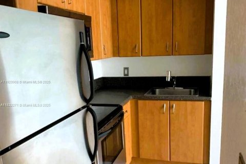 Снять в аренду кондоминиум в Майами-Бич, Флорида 1 спальня, 41.16м2, № 1975065 - фото 4