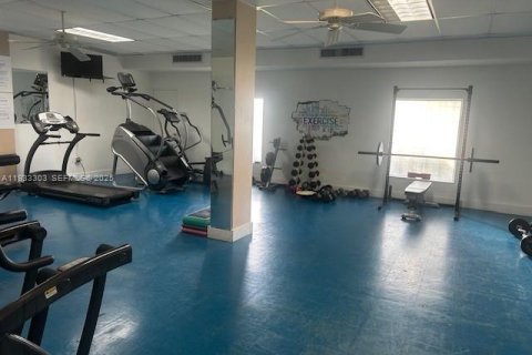 Copropriété à vendre à Bay Harbor Islands, Floride: 2 chambres, 110.74 m2 № 1992616 - photo 17