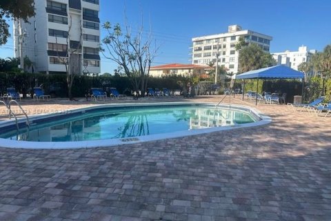Copropriété à vendre à Bay Harbor Islands, Floride: 2 chambres, 110.74 m2 № 1992616 - photo 19