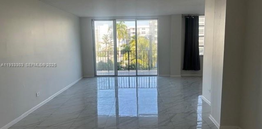 Condo à Bay Harbor Islands, Floride, 2 chambres  № 1992616