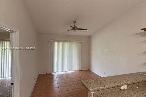 Touwnhouse à vendre à Margate, Floride: 2 chambres, 96.99 m2 № 1966398 - photo 3