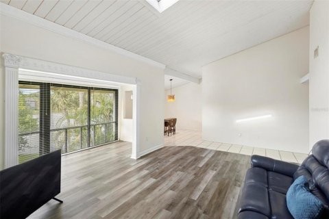 Condo in Altamonte Springs, Florida, 2 bedrooms  № 1199060 - photo 6