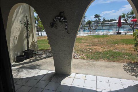 Condominio en venta en Saint Petersburg, Florida, 2 dormitorios, 106.37 m2 № 2285064 - foto 5