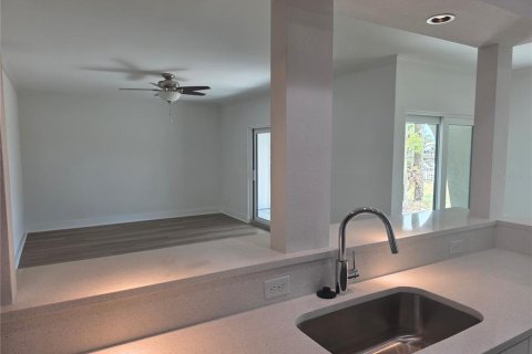 Condominio en venta en Saint Petersburg, Florida, 2 dormitorios, 106.37 m2 № 2285064 - foto 13