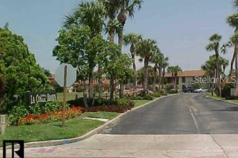 Condominio en Saint Petersburg, Florida, 2 dormitorios  № 2285064