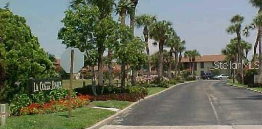 Condominio en Saint Petersburg, Florida, 2 dormitorios  № 2285064
