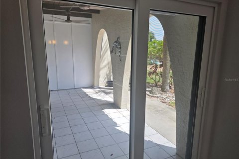 Condominio en venta en Saint Petersburg, Florida, 2 dormitorios, 106.37 m2 № 2285064 - foto 6