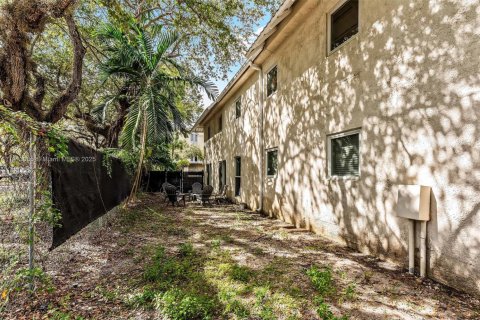 Condo in Pinecrest, Florida, 2 bedrooms  № 1971339 - photo 18