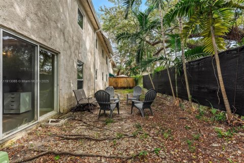 Condo in Pinecrest, Florida, 2 bedrooms  № 1971339 - photo 17