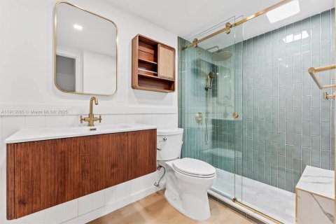 Condo in Pinecrest, Florida, 2 bedrooms  № 1971339 - photo 12