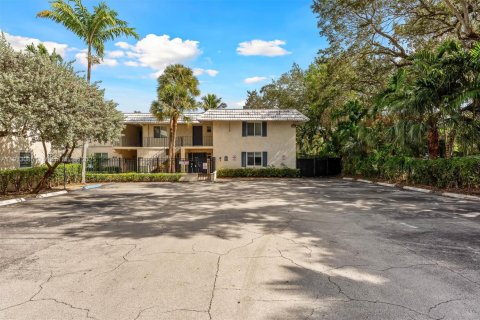 Condo in Pinecrest, Florida, 2 bedrooms  № 1971339 - photo 23