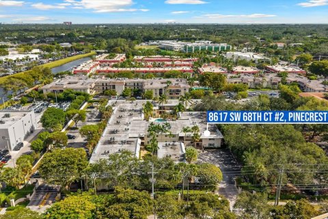 Condo in Pinecrest, Florida, 2 bedrooms  № 1971339 - photo 26