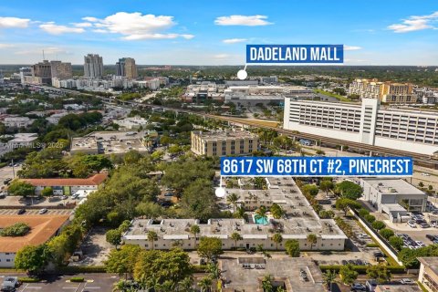 Condo in Pinecrest, Florida, 2 bedrooms  № 1971339 - photo 29