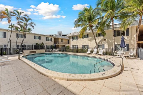 Condo in Pinecrest, Florida, 2 bedrooms  № 1971339 - photo 20