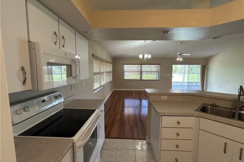 House in Sebring, Florida 3 bedrooms, 153.94 sq.m. № 1829597 - photo 10