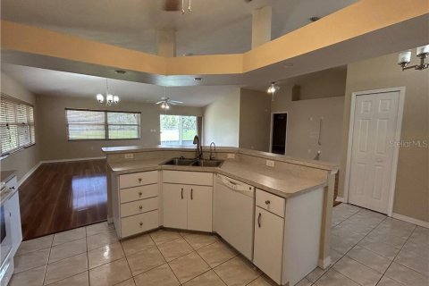 House in Sebring, Florida 3 bedrooms, 153.94 sq.m. № 1829597 - photo 11