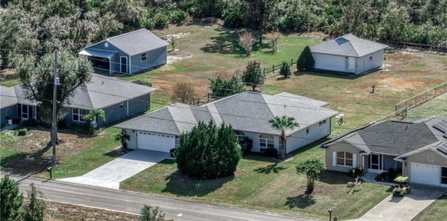 House in Sebring, Florida 3 bedrooms, 153.94 sq.m. № 1829597