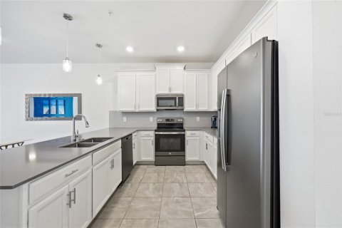 Condominio en venta en Davenport, Florida, 3 dormitorios, 166.11 m2 № 2202333 - foto 3