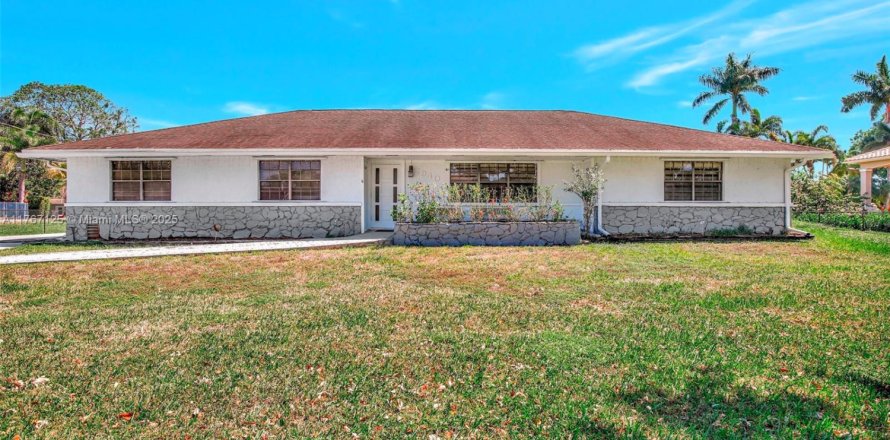 House in Davie, Florida 3 bedrooms, 213.12 sq.m. № 1716124