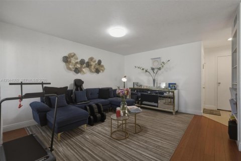Condo in Coral Springs, Florida, 1 bedroom  № 2186148 - photo 6