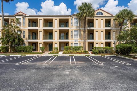 Condo in Coral Springs, Florida, 1 bedroom  № 2186148 - photo 25